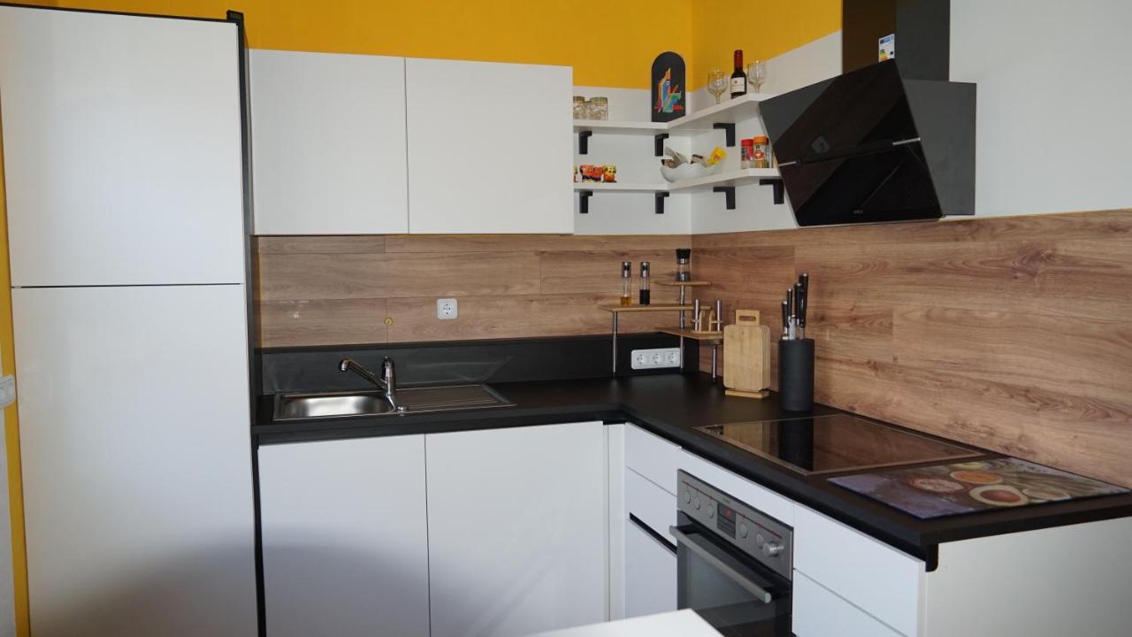 Grosszuegige Wohnung Mit Terrasse Und Gartenzugang - Das Komplette Erdgeschoss Bindlach Esterno foto