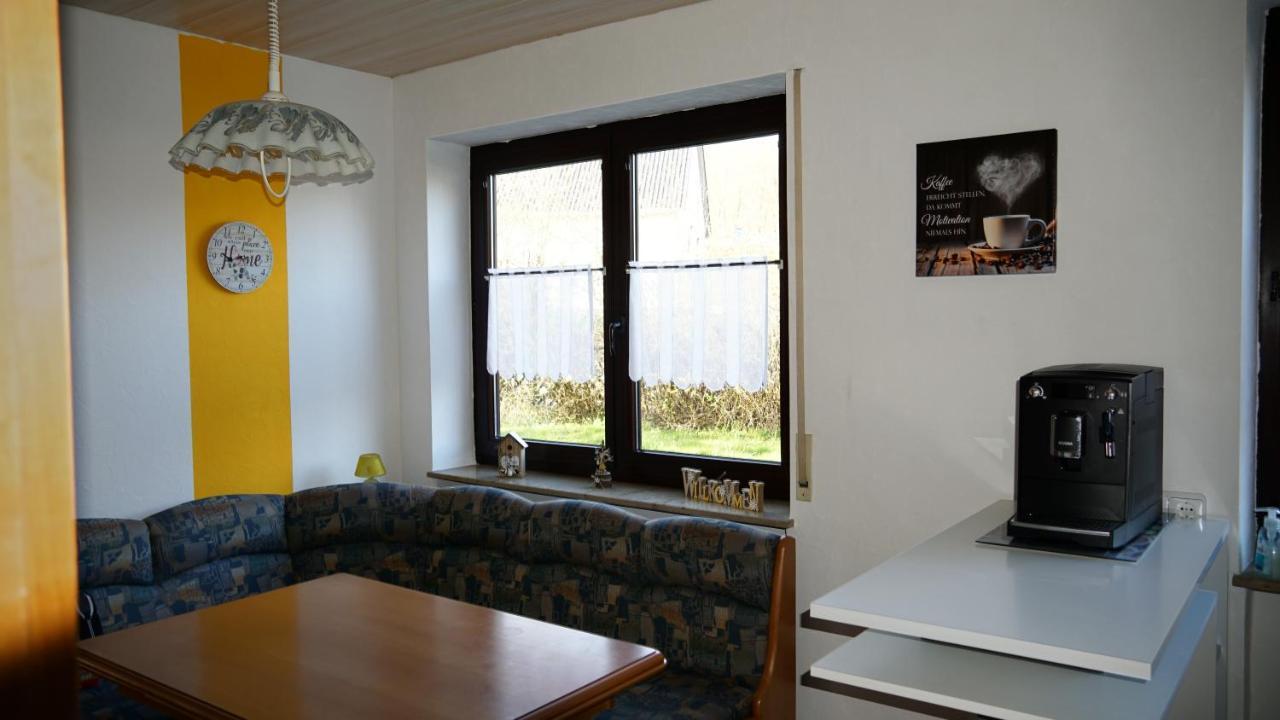 Grosszuegige Wohnung Mit Terrasse Und Gartenzugang - Das Komplette Erdgeschoss Bindlach Esterno foto