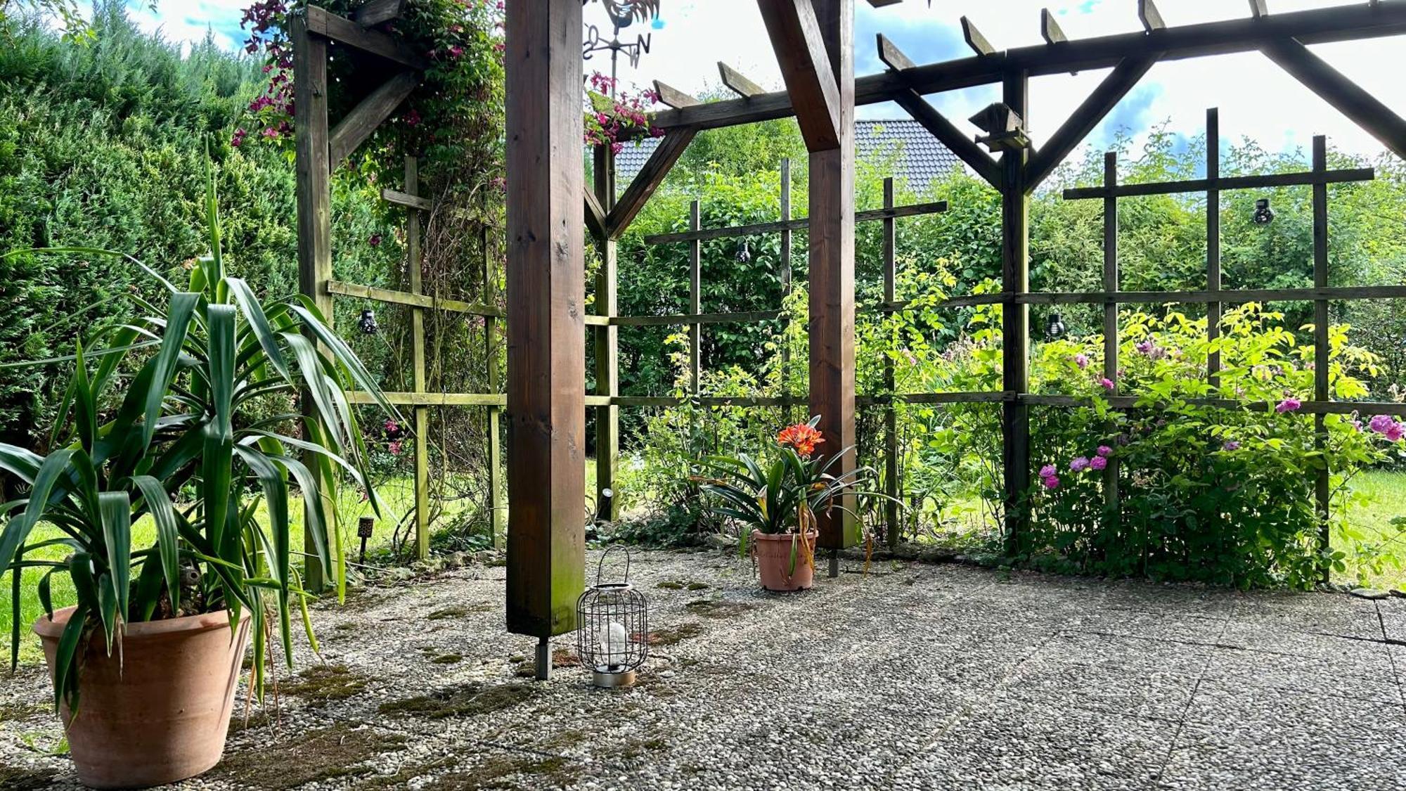 Grosszuegige Wohnung Mit Terrasse Und Gartenzugang - Das Komplette Erdgeschoss Bindlach Esterno foto